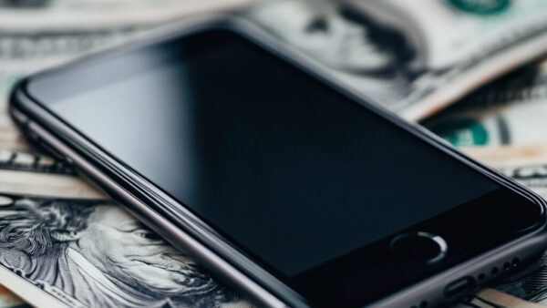 これはお得すぎ！？Galaxy S24 FEが大幅値下げ、Pixel 8aと同価格に