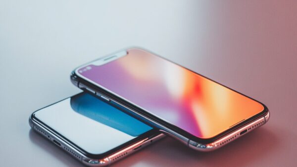 スマホ戦争再び！Galaxy S25 vs iPhone 16 Pro、どっちが最強？