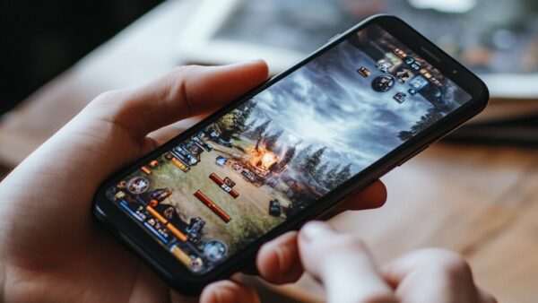 折りたたみゲーミング端末!? サムスンの新コンセプト『Flex Gaming』が気になる！
